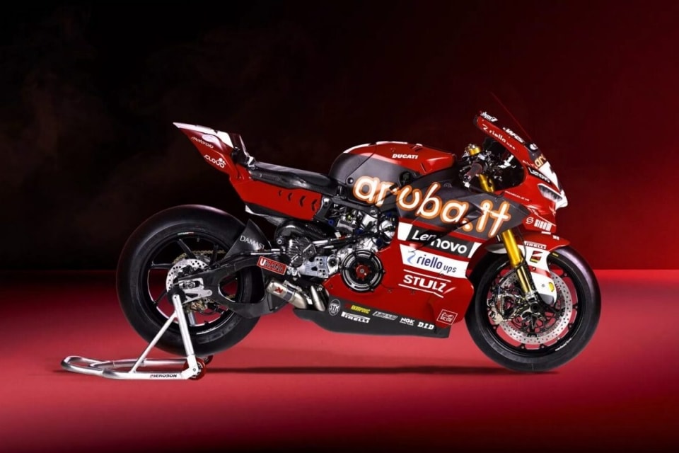 Il team Aruba.it Racing presenta le Ducati Panigale V4 R di Nicolò Bulega e Iker Lecuona