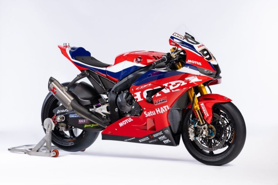 Nuova livrea tricolore per la CBR1000RR-R del team Honda HRC