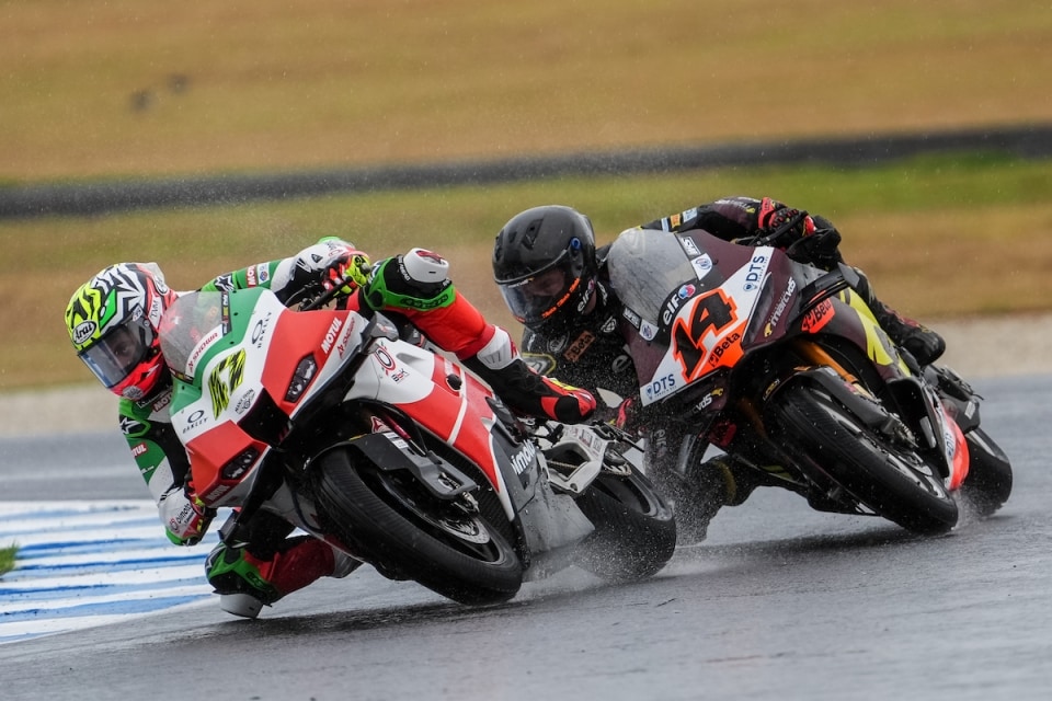 WorldSBK Phillip Island: spettacolare tripletta per Bulega