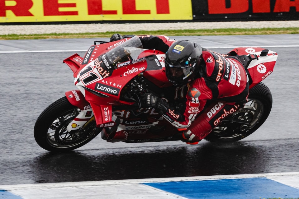 WorldSBK Phillip Island: spettacolare tripletta per Bulega