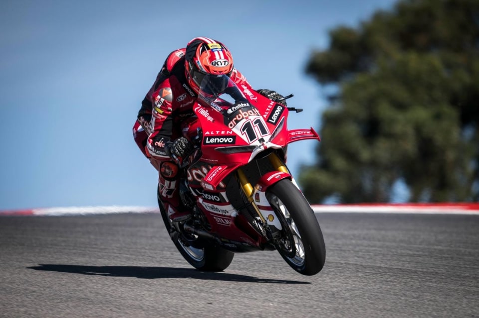 WorldSBK Portimao: doppietta Ducati con Bulega e Lecuona in gara 1
