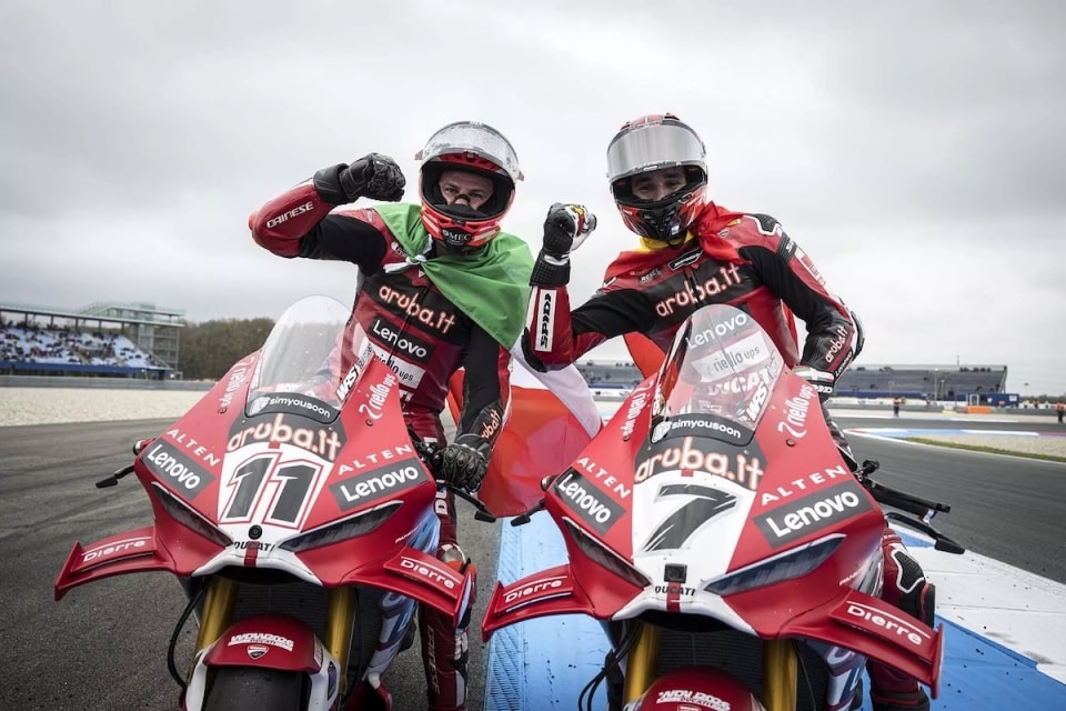 WorldSBK Assen: Bulega batte la pioggia e Lecuona in gara 1