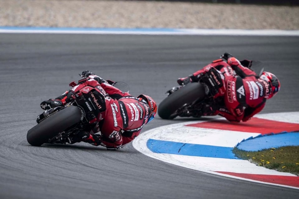 WorldSBK Assen: Bulega si prende tutto. Dominio Ducati