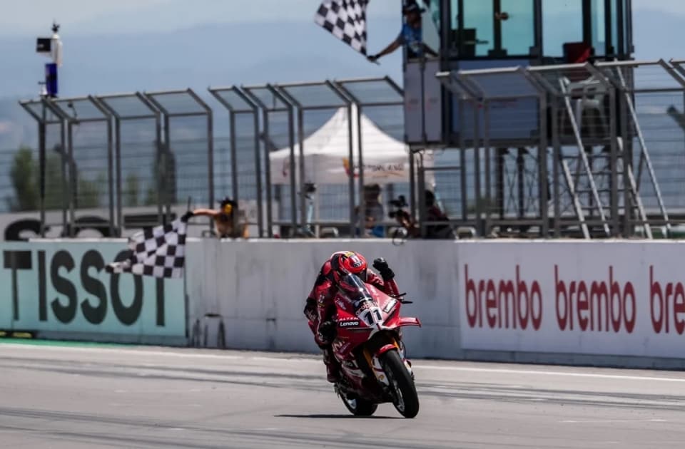 Bulega vince Gara 1 del WorldSBK ad Aragon