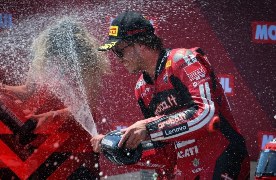 WorldSBK Aragon: ancora una tripletta, la striscia vincente di Bulega non si ferma più