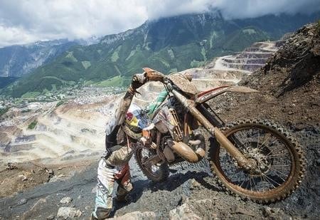 Video Red Bull. Cosa diavolo è l'Hard Enduro?