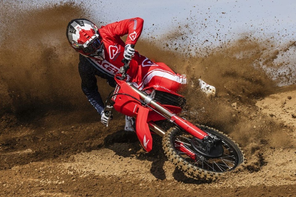 Prova le nuove Honda CRF250R e CRF450R 2025