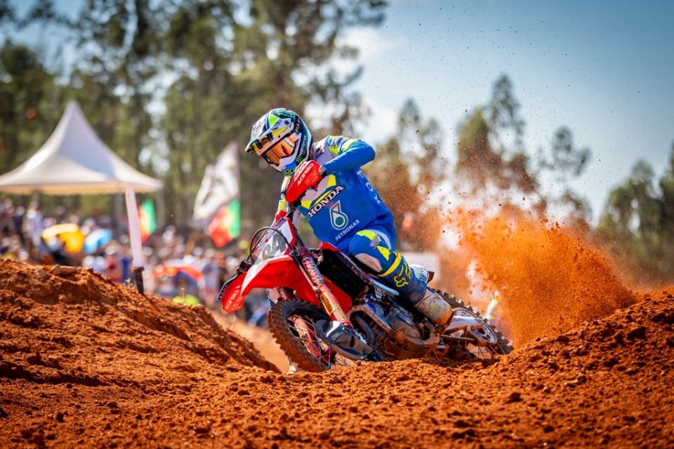 MXGP Portogallo 2026: Herlings vince il GP di Águeda, Farres fa sognare la Triumph in MX2