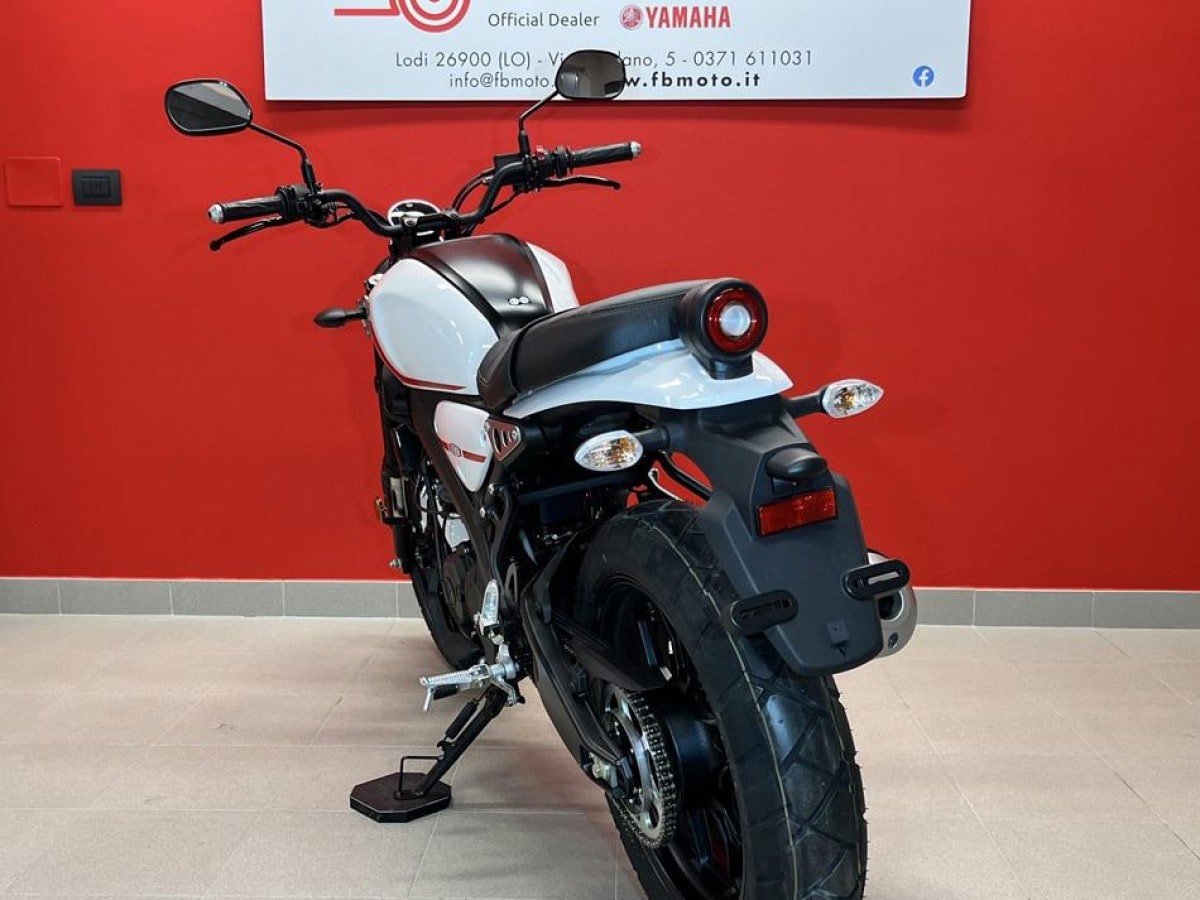 Dueruote Moto Fino A 35 Kw Usate Yamaha Moto 300cc Sportive Usate
