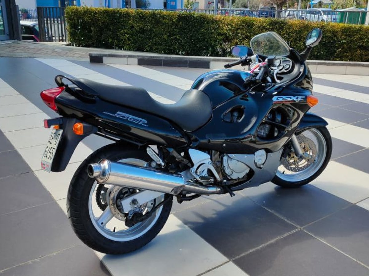 Annuncio Moto Suzuki GSX 750 F a Barcellona Pozzo di Gotto – Usato