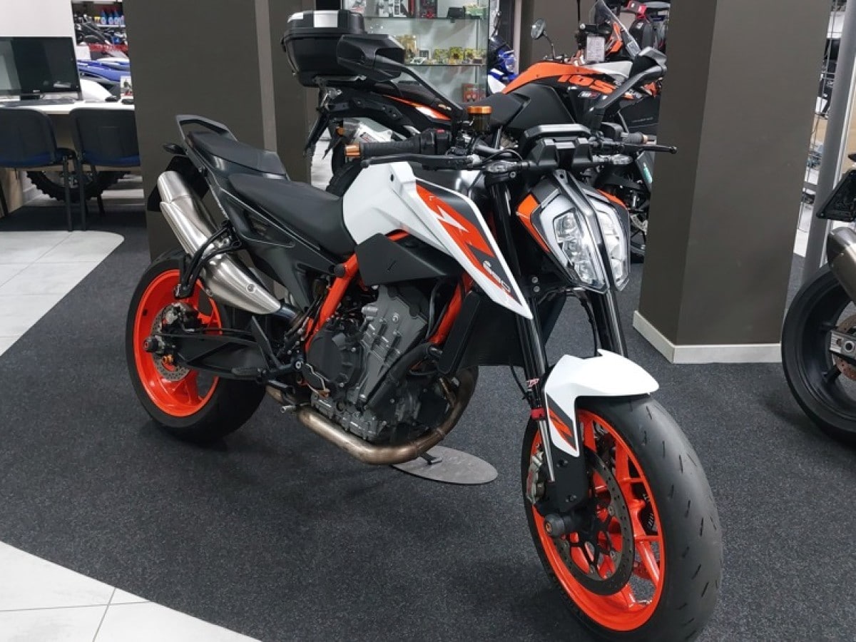 KTM 890 Duke R