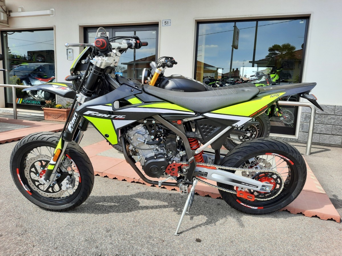 Annuncio Moto Fantic XMF 125 Performance a Lonate Ceppino Usato Dueruote